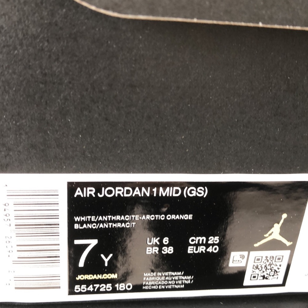💖🖤NIKE AIR JORDAN 1 MID GS SNEAKERS🖤💖 - Picture 13 of 13
